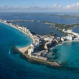 Hotel Renovated Aloft, Cancun
