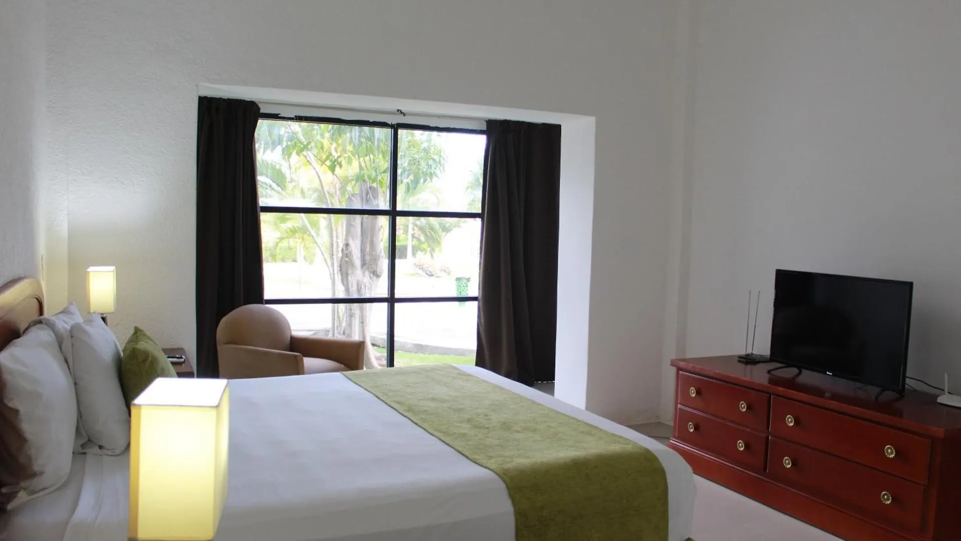 Pok Ta Pok 4 Hotel Cancun 3*,