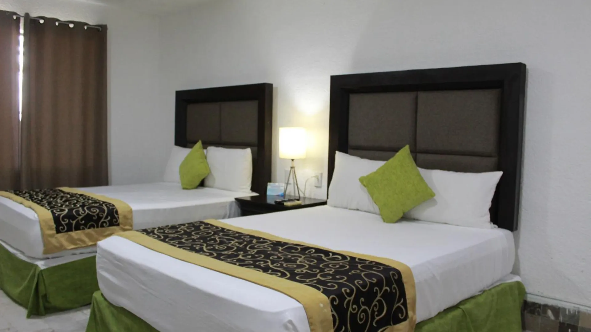 Pok Ta Pok 4 Hotel Cancun
