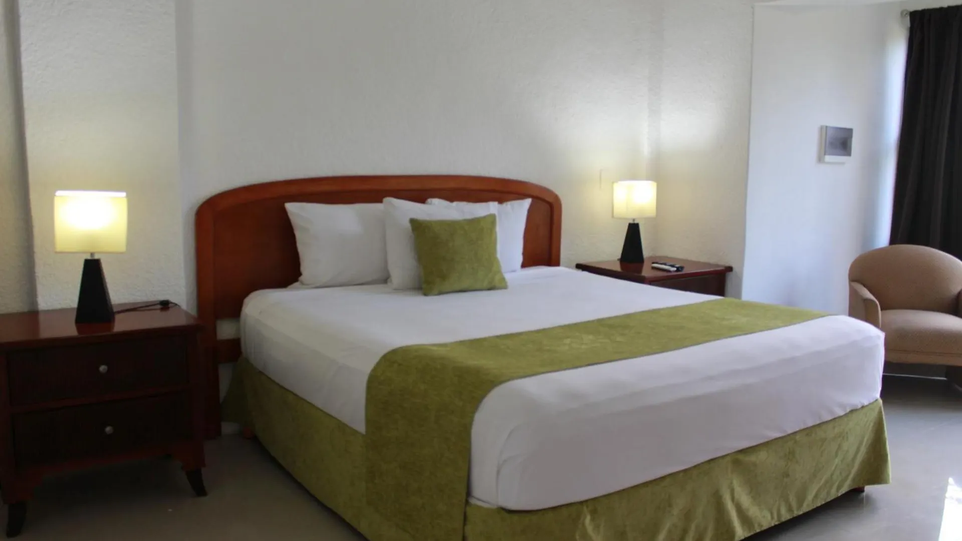 Pok Ta Pok 4 Hotel Cancun