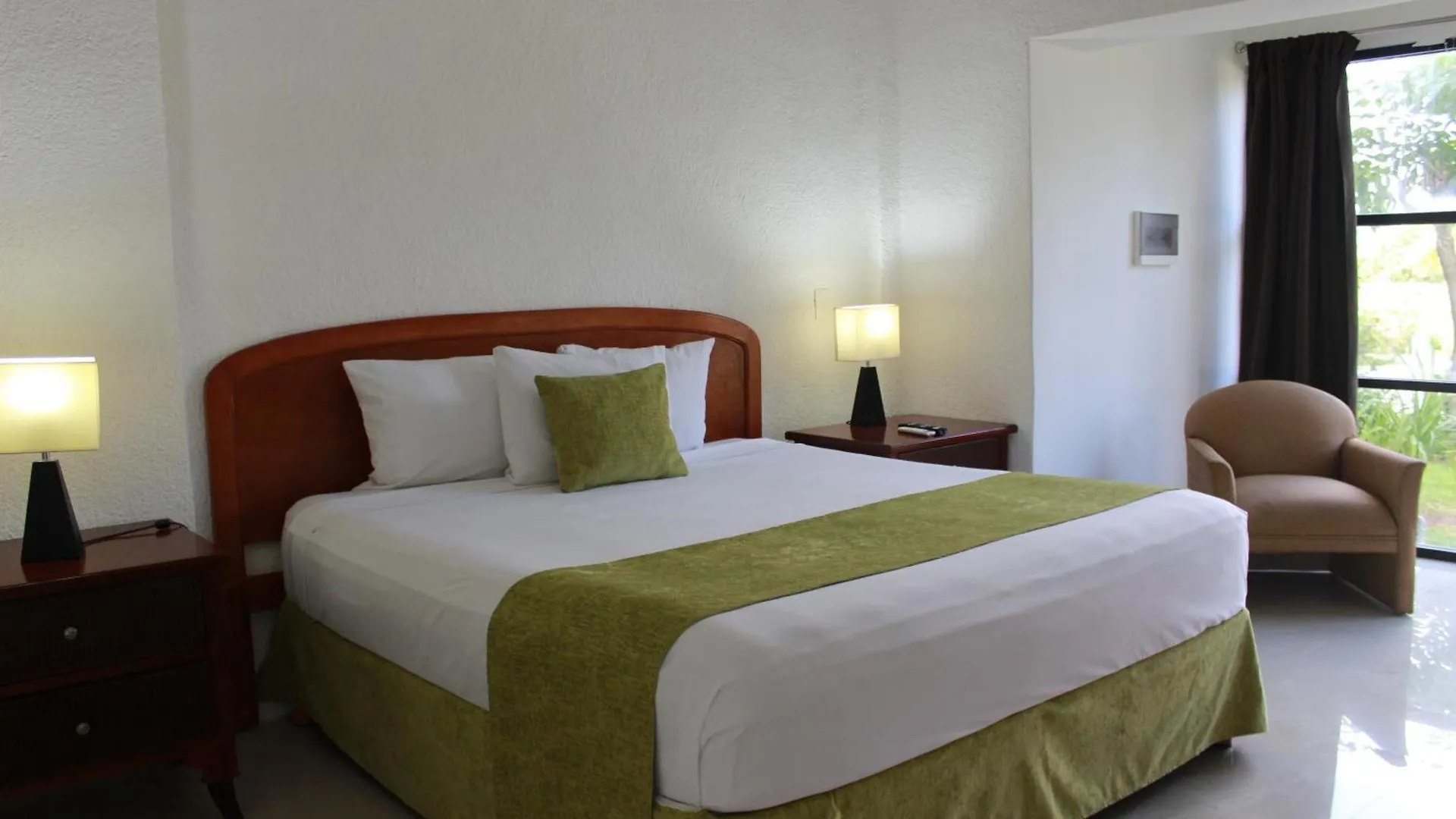 Pok Ta Pok 4 Hotel Cancun 3*,